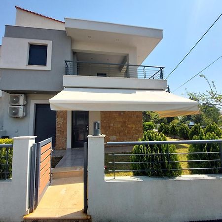 Nikiti Modern Villa Bagian luar foto