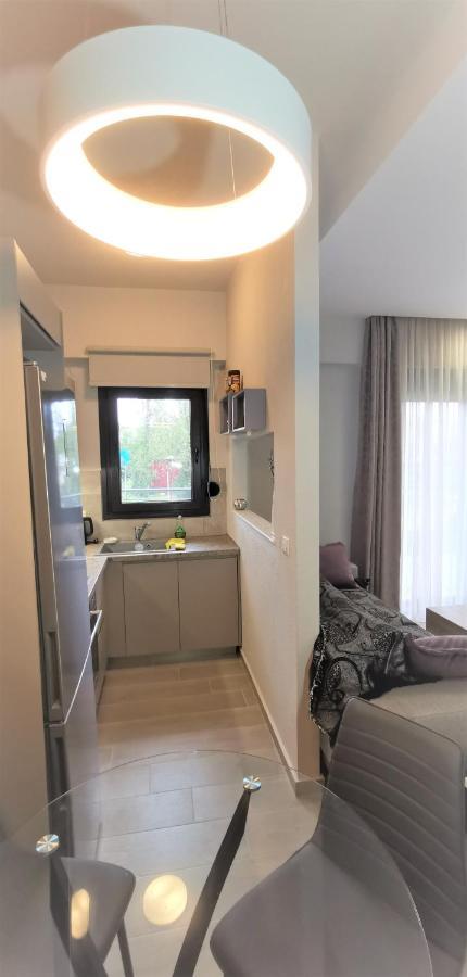 Nikiti Modern Villa Bagian luar foto