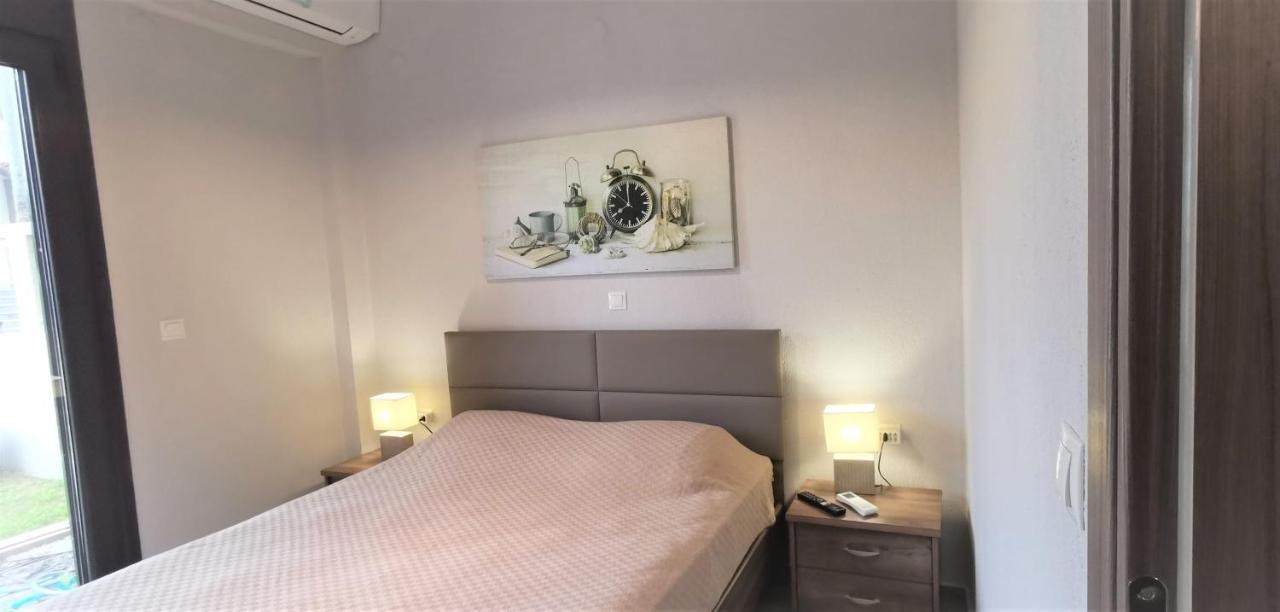 Nikiti Modern Villa Bagian luar foto