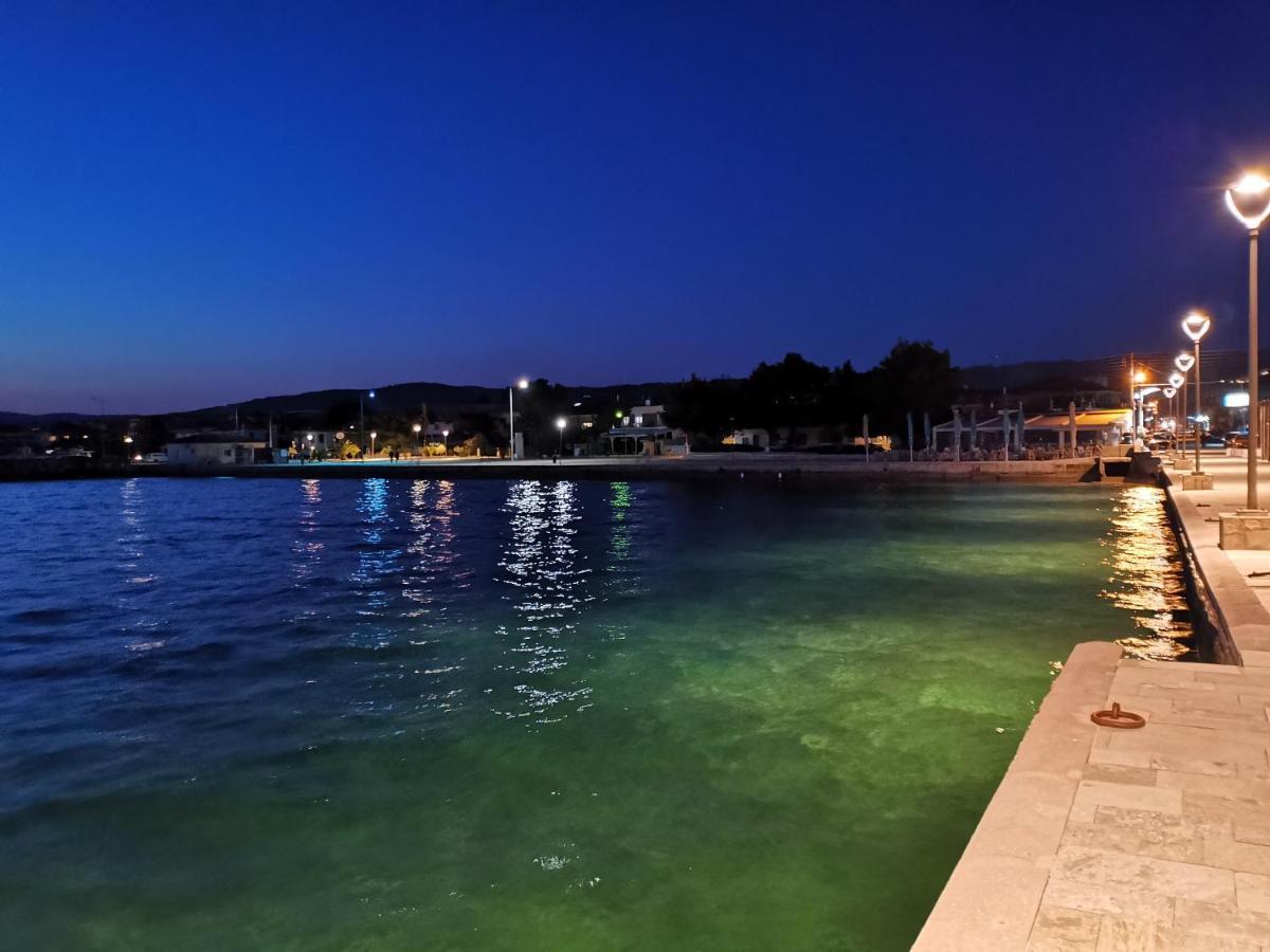 Nikiti Modern Villa Bagian luar foto