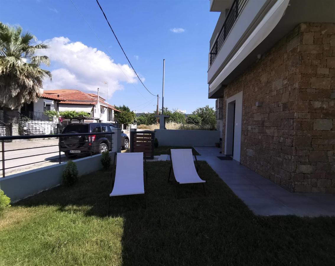 Nikiti Modern Villa Bagian luar foto