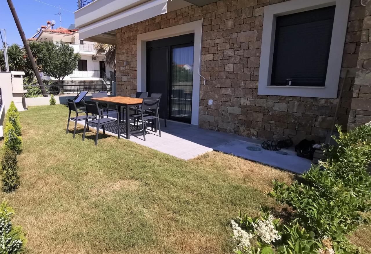 Nikiti Modern Villa Bagian luar foto